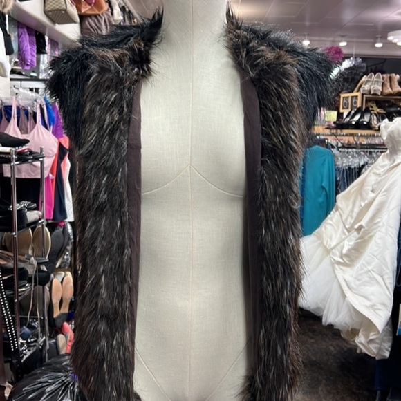Zara faux fur Brown vest size medium - Picture 5 of 7